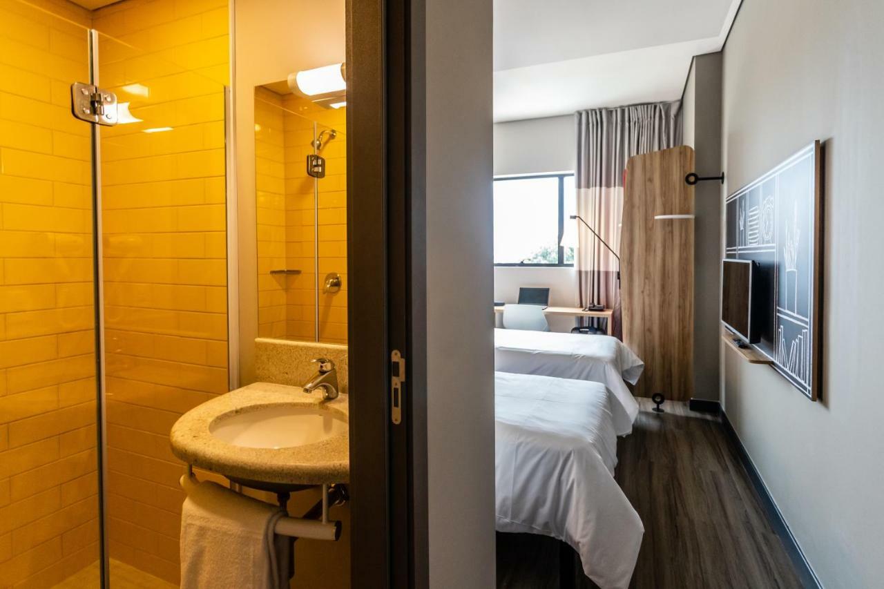 Ibis Palmas Avenida Jk Hotel 3*